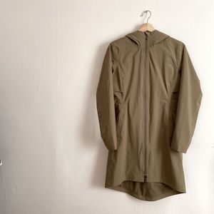 Lululemon Spring/Rain Coat (size 4)
